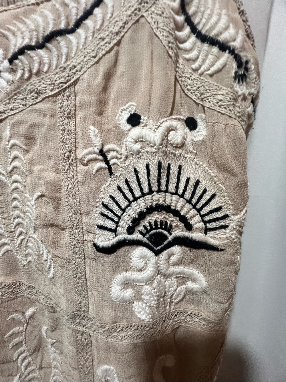 Anthropologie Maeve Embroidered Lace Slip Dress Beige Black Size Medium - Picture 5 of 8